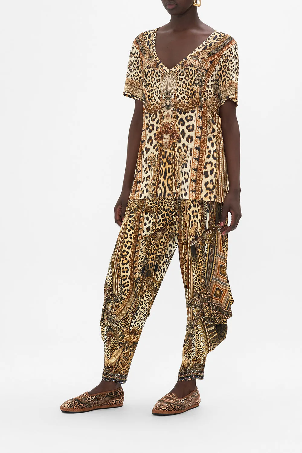 RELAXED V-NECK TEE - ALL OVER PRINT STANDING OVATION sold by Camilla product image thumbnail 4