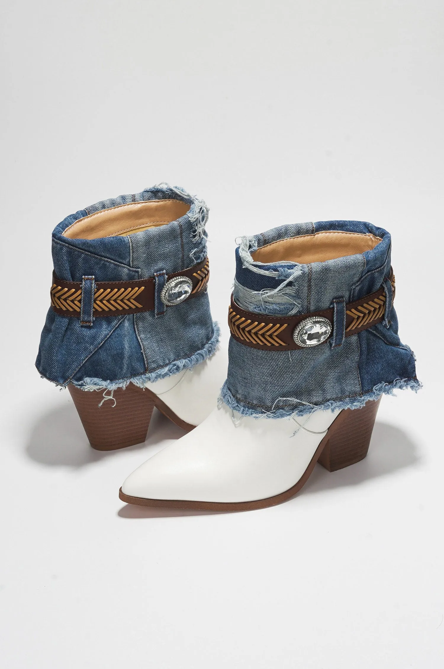 FLORY - WHITE sold by Cape Robbin product image thumbnail 2