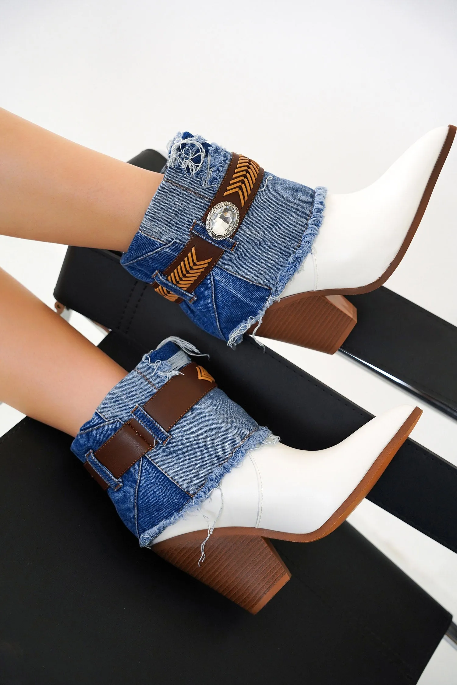 FLORY - WHITE sold by Cape Robbin