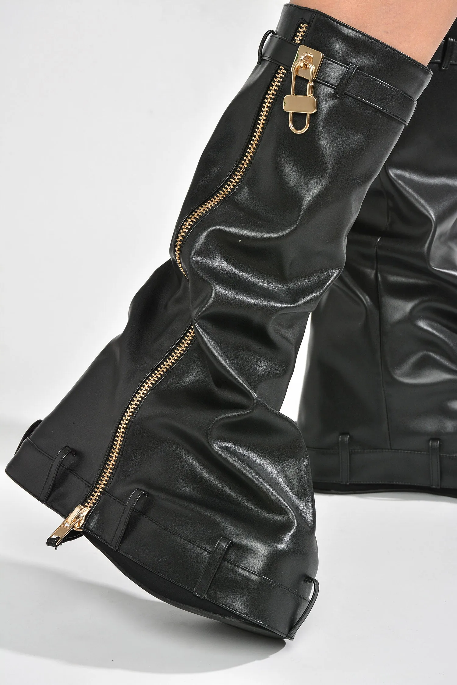 Loxodo Fold Over Platform Boots - Black sold by Cape Robbin product image thumbnail 5