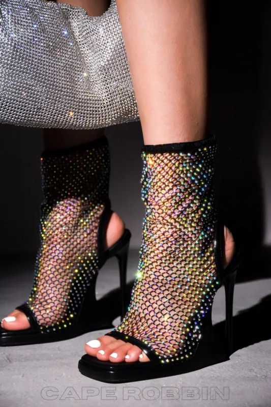 VALOA - BLACK sold by Cape Robbin