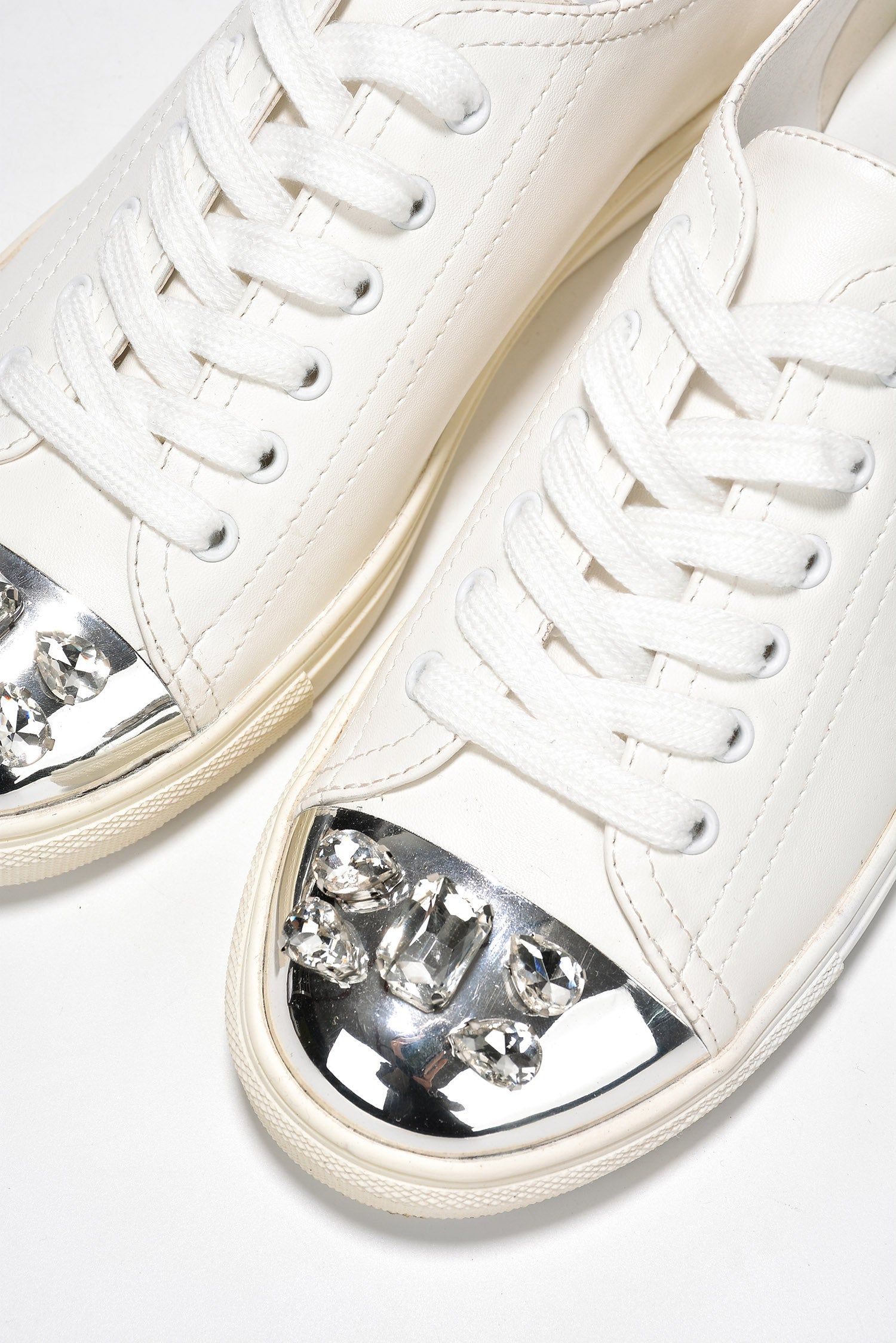 DANAM - WHITE sold by Cape Robbin product image thumbnail 5