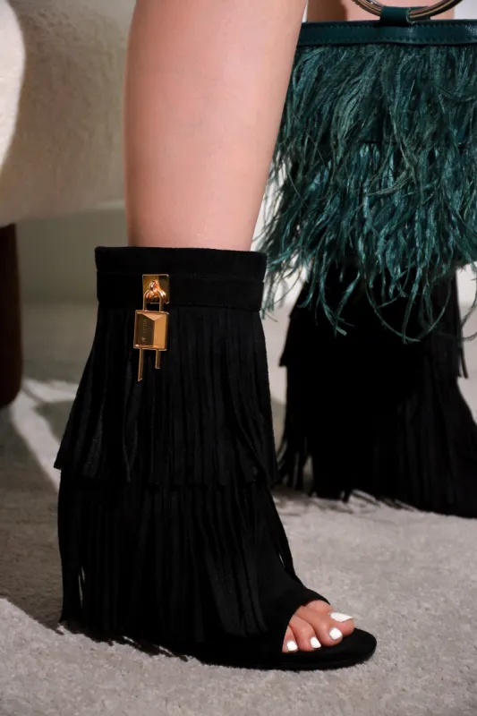 CERRITOS - BLACK sold by Cape Robbin