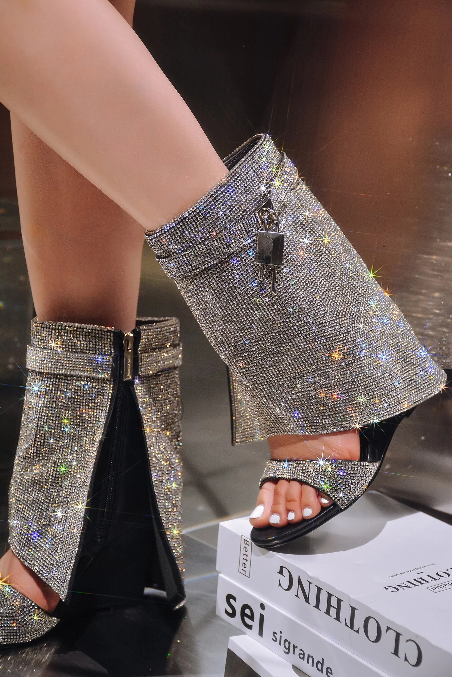 DEWY - SILVER sold by Cape Robbin