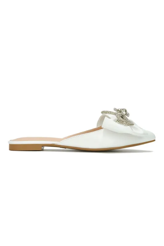 AUNTIE - WHITE sold by Cape Robbin