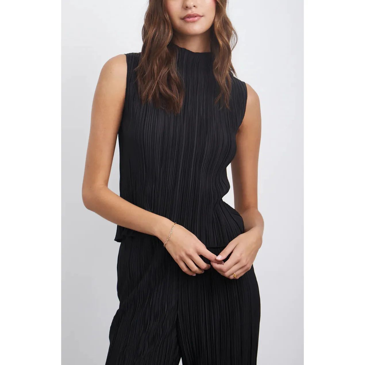 TREA TOP sold by Carbon