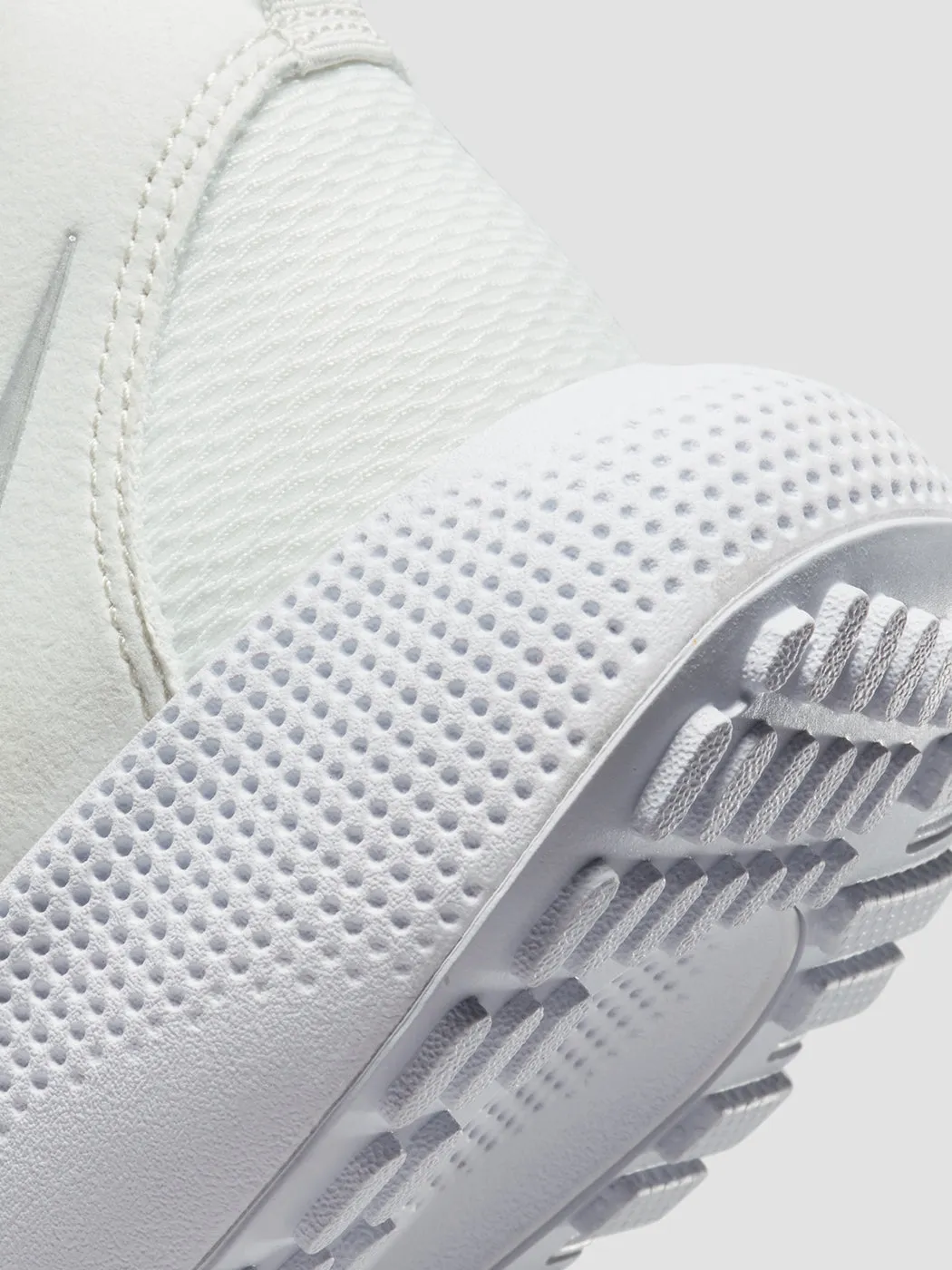 Nike React Escape Run 2 - Off White/Metallic Silver-White sold by Carbon38 product image thumbnail 4