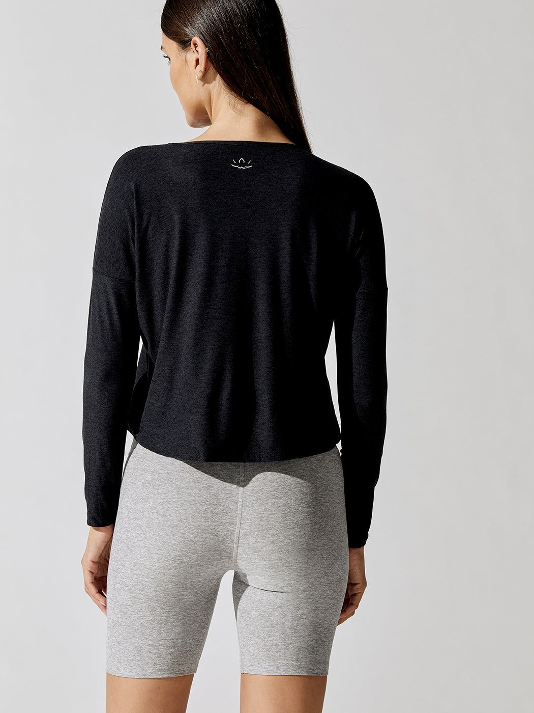 Featherweight Morning Light Pullover - Darkest Night sold by Carbon38 product image thumbnail 2