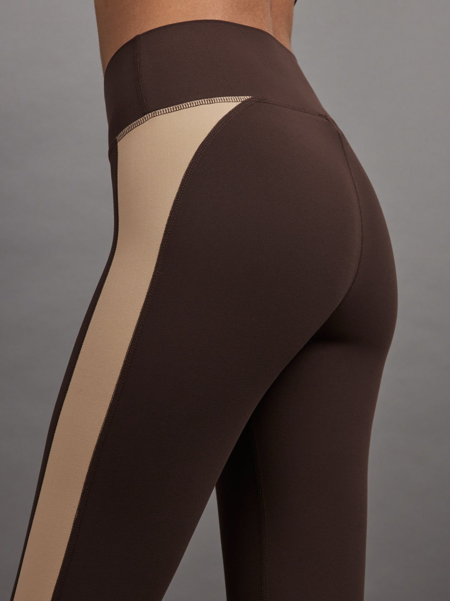 COLORBLOCK LEGGING - DARK OAK/ SANDY TAN sold by Carbon38 product image thumbnail 3