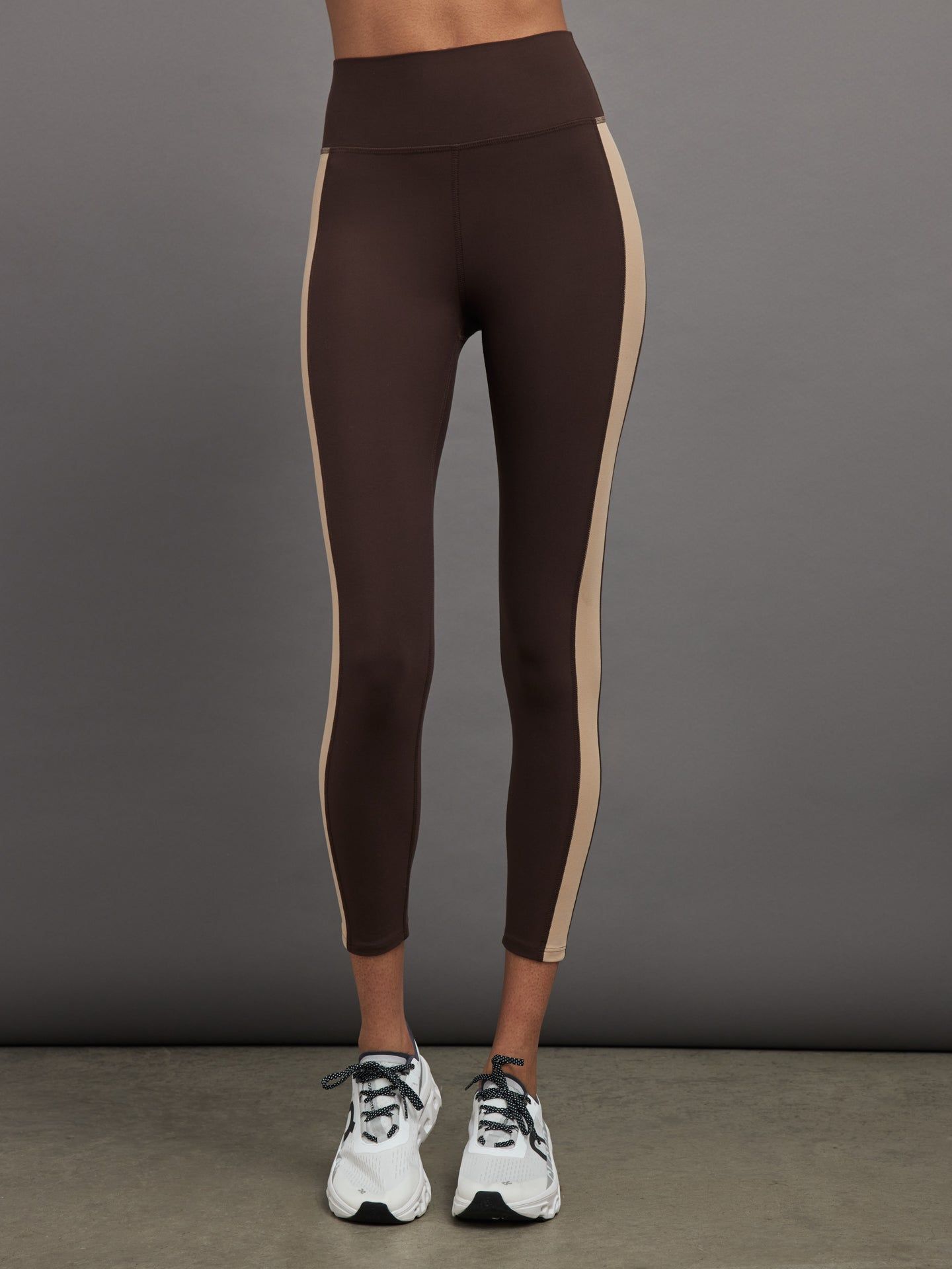 COLORBLOCK LEGGING - DARK OAK/ SANDY TAN sold by Carbon38 product image thumbnail 2