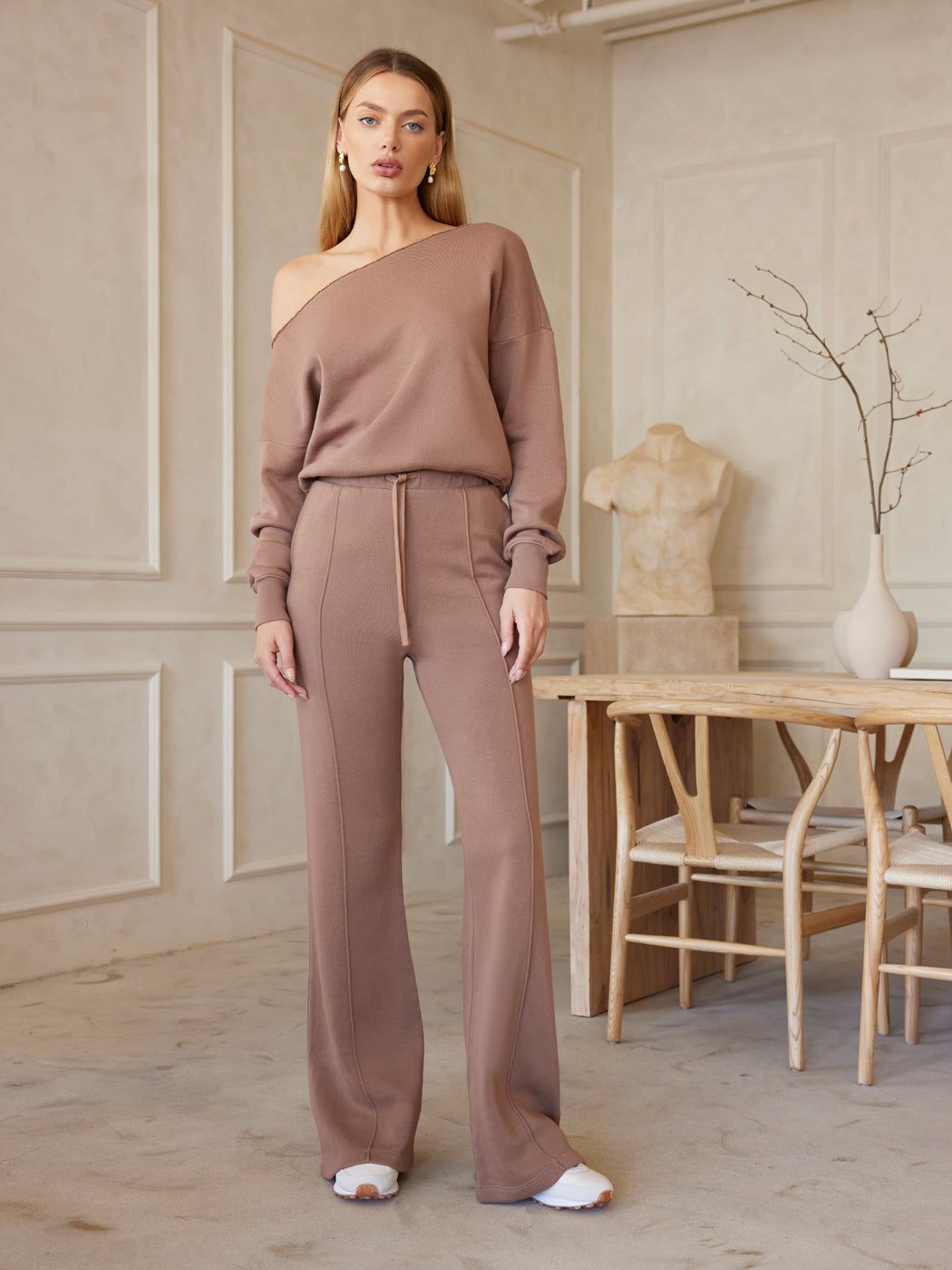 Wide Leg Pintuck Sweatpant in French Terry - Thrush sold by Carbon38 product image thumbnail 2