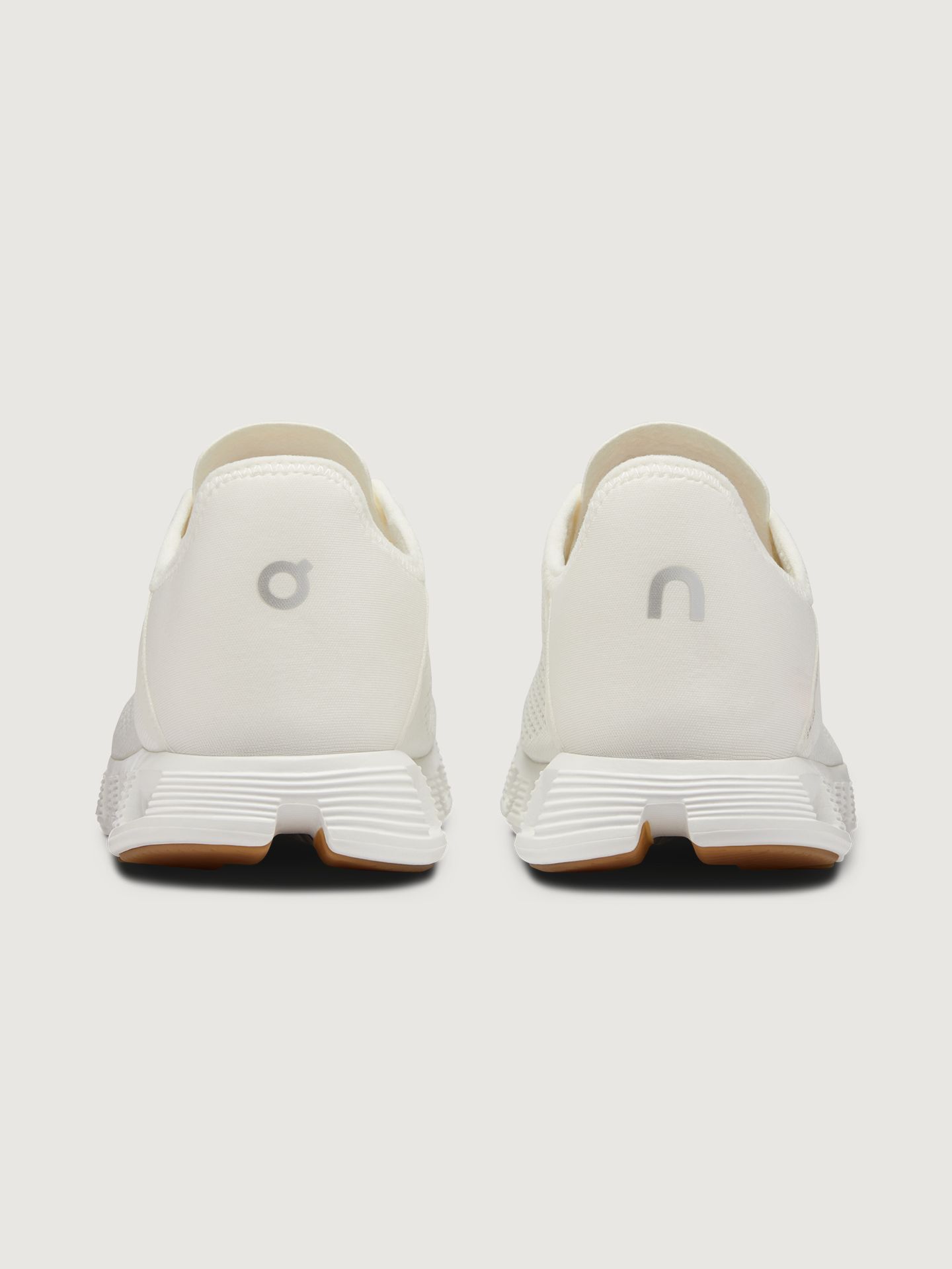 Cloud 5 Coast - Undyed-White | White sold by Carbon38 product image thumbnail 5
