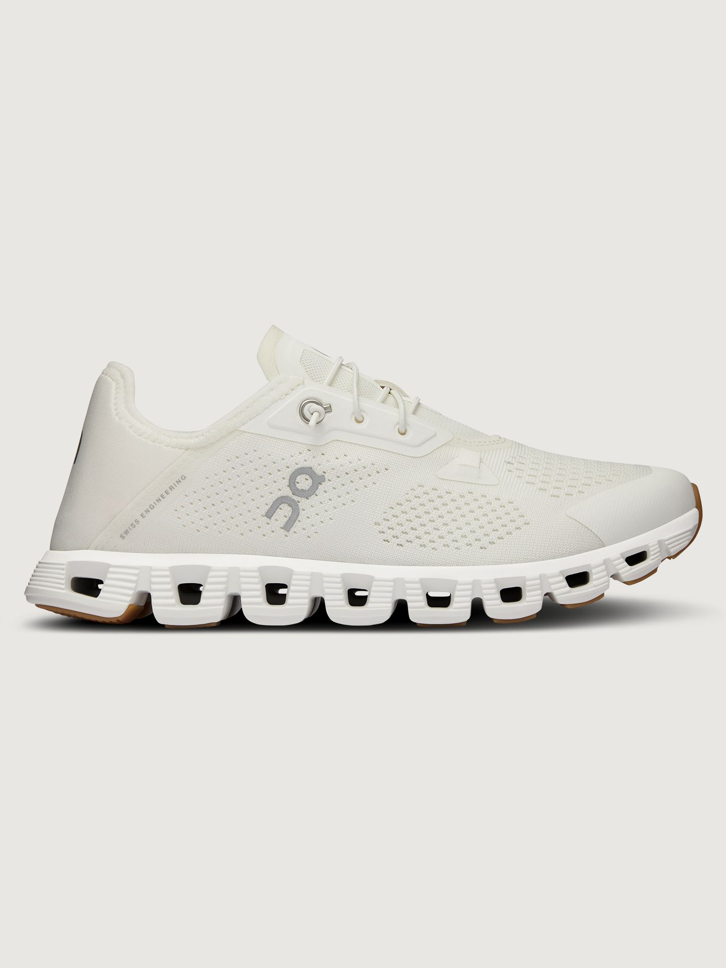 Cloud 5 Coast - Undyed-White | White sold by Carbon38