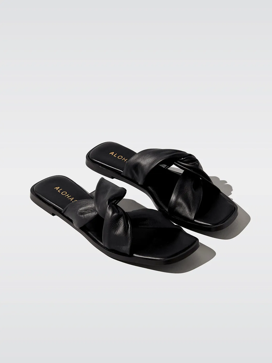 Nomad - Black sold by Carbon38 product image thumbnail 2