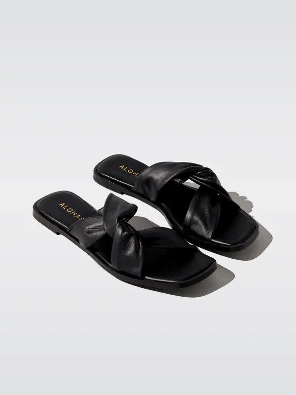 Nomad - Black sold by Carbon38