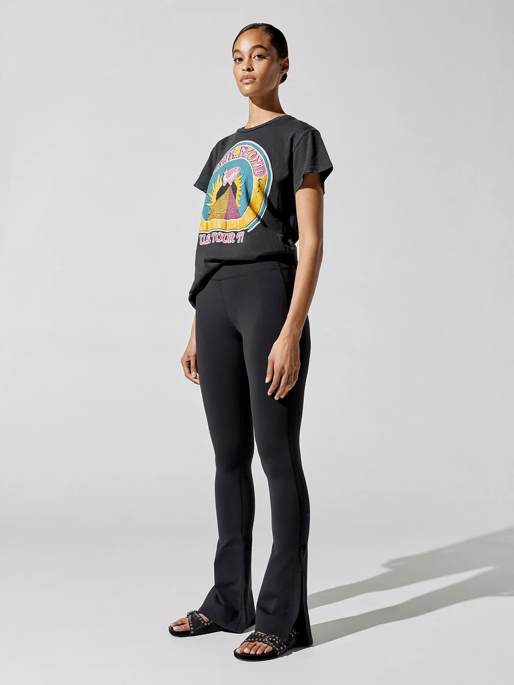 Pink Floyd 1977 Unisex Tee - Coal sold by Carbon38 product image thumbnail 4