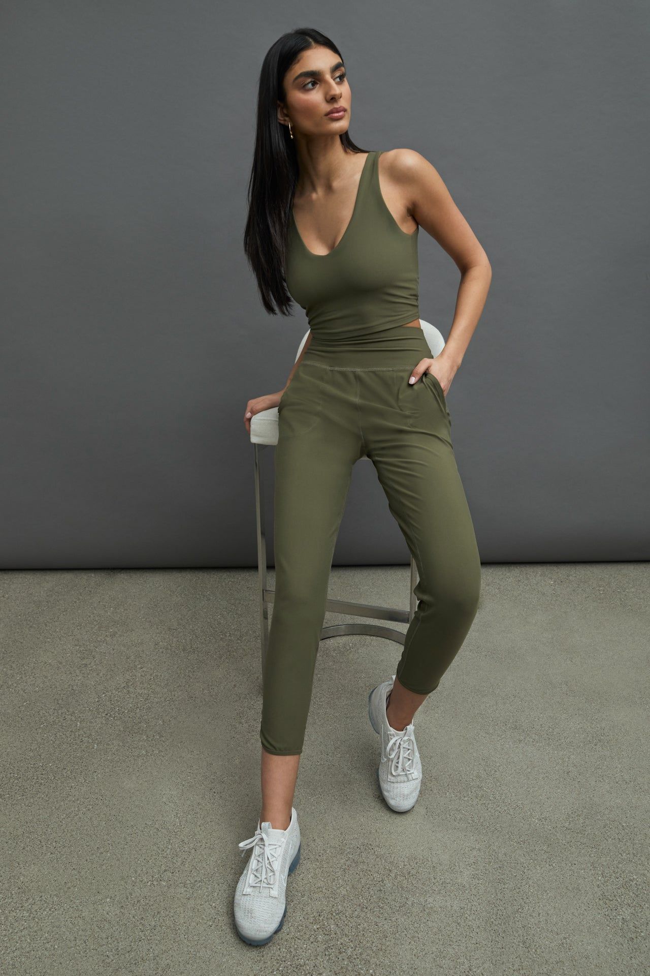 Jogger in Melt + V-Neck Bra + Short Sleeve Pocket Tee sold by Carbon38 product image thumbnail 8