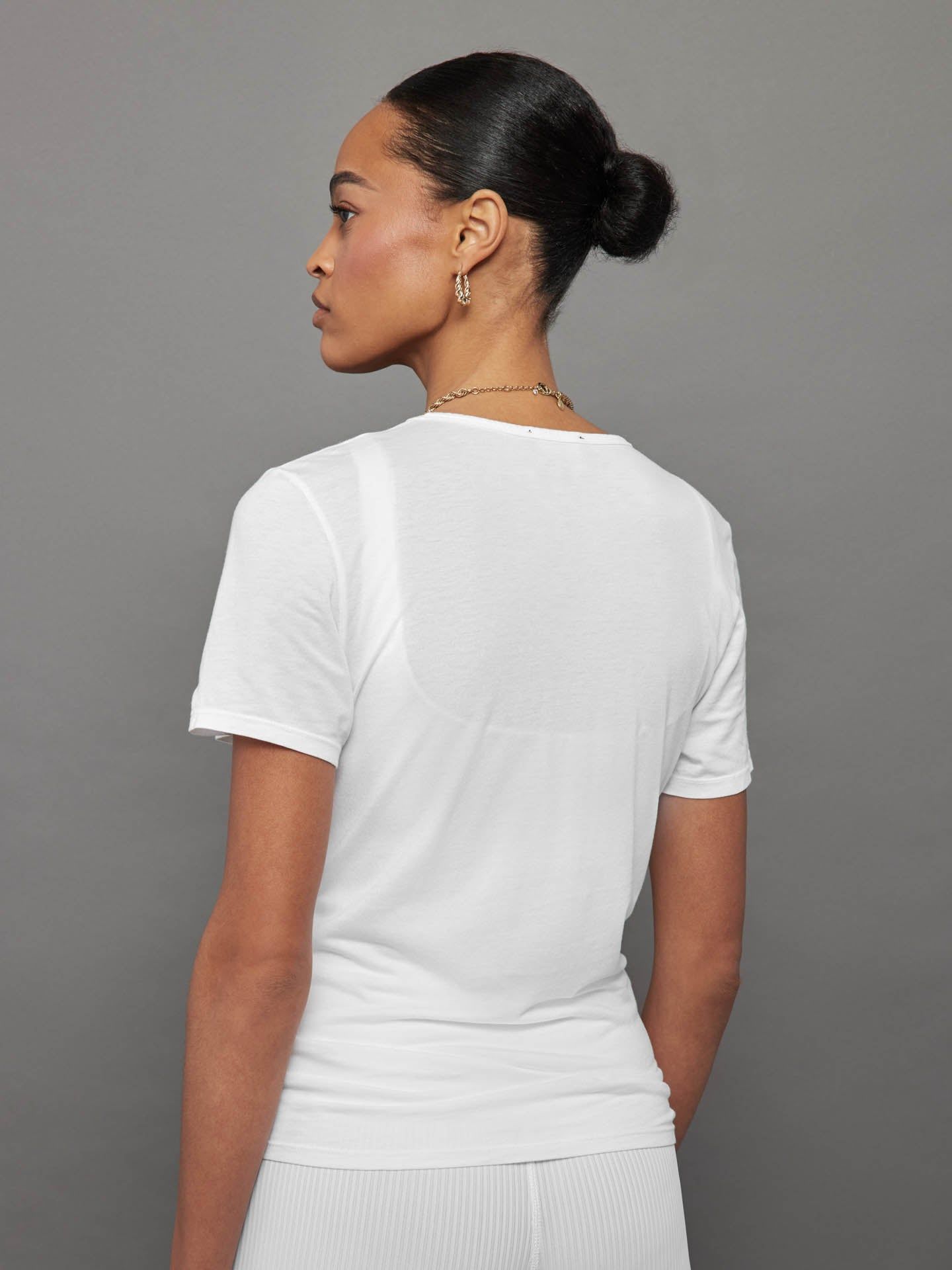 Jogger in Melt + V-Neck Bra + Short Sleeve Pocket Tee sold by Carbon38 product image thumbnail 10