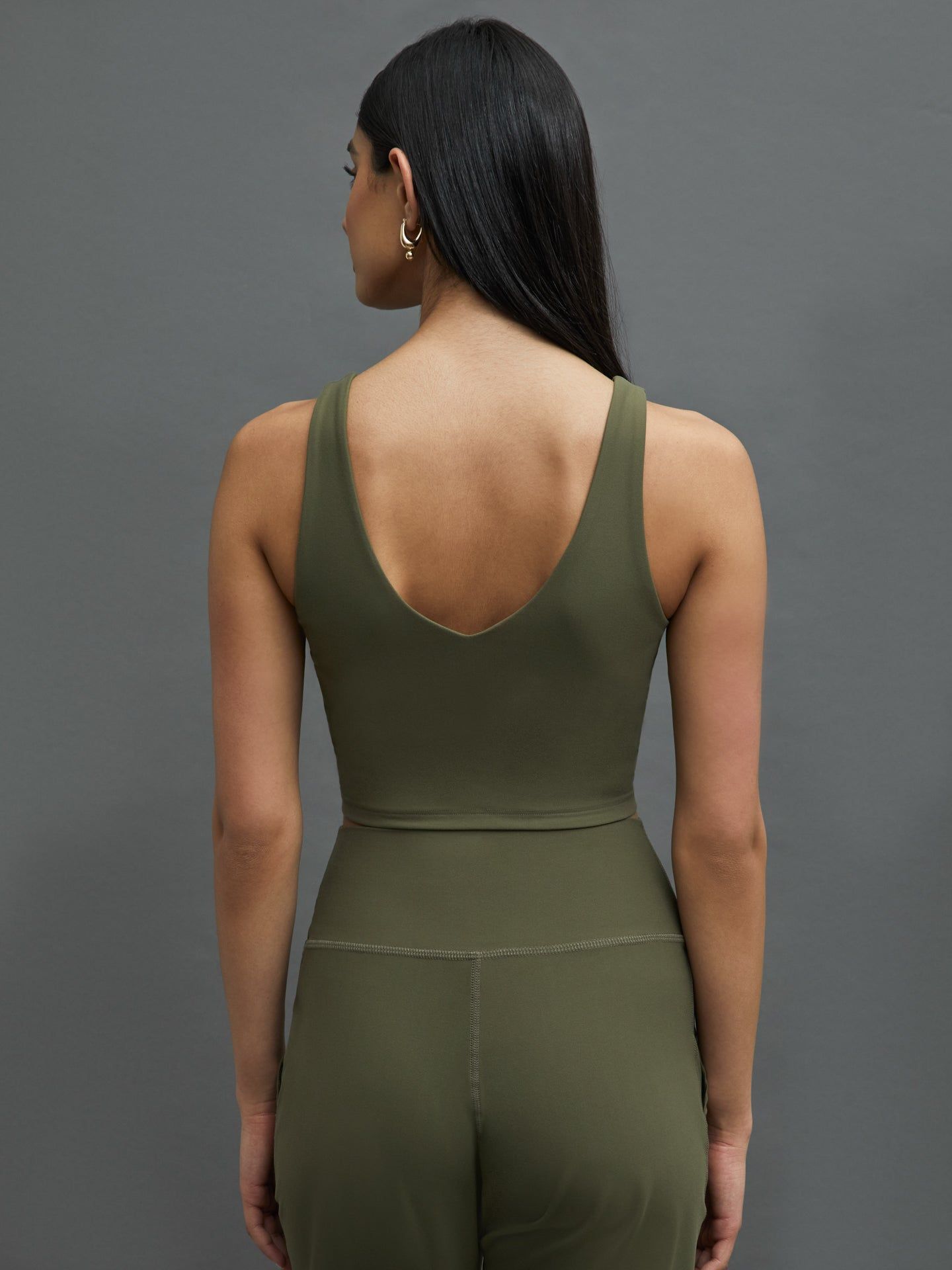 Jogger in Melt + V-Neck Bra + Short Sleeve Pocket Tee sold by Carbon38 product image thumbnail 5