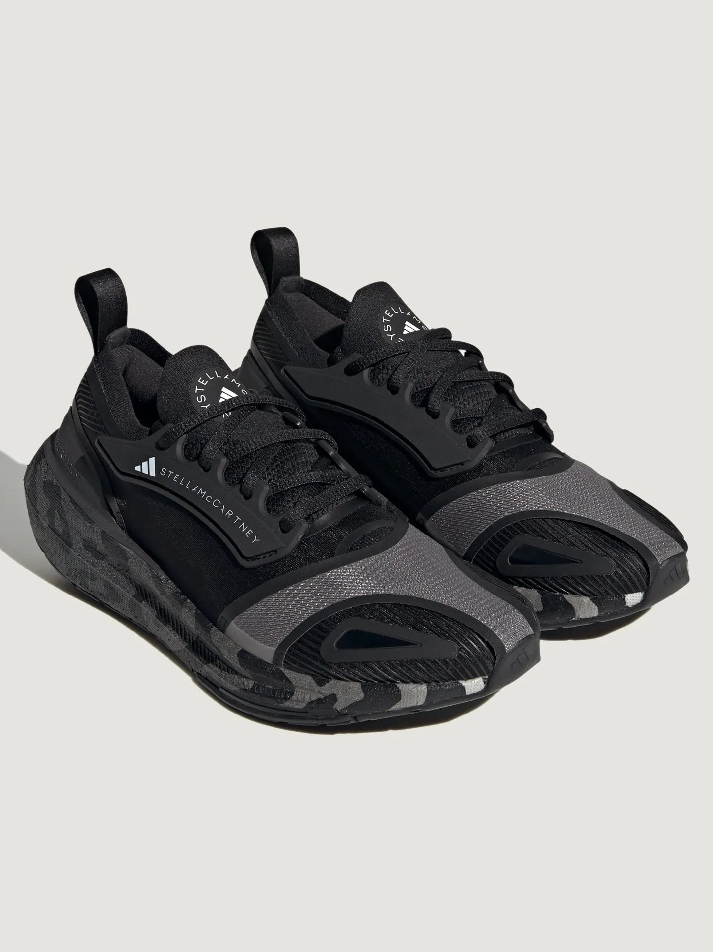 aSMC ULTRABOOST 23 - core black/core black/ftwr white sold by Carbon38 product image thumbnail 3