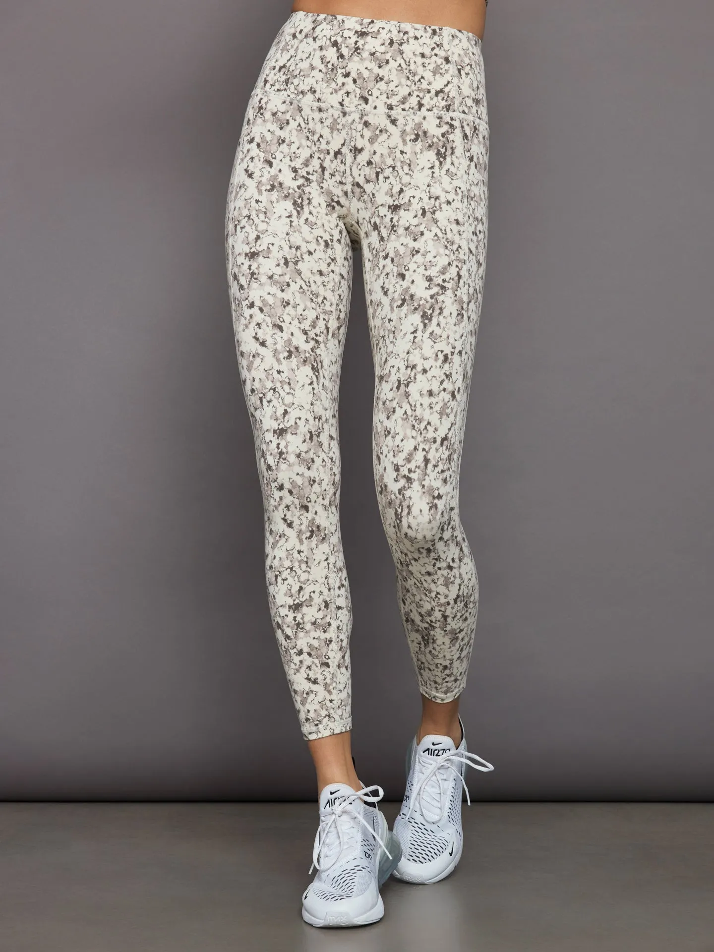 Let's Move Pocket 25" - Crema Fractured Flower sold by Carbon38