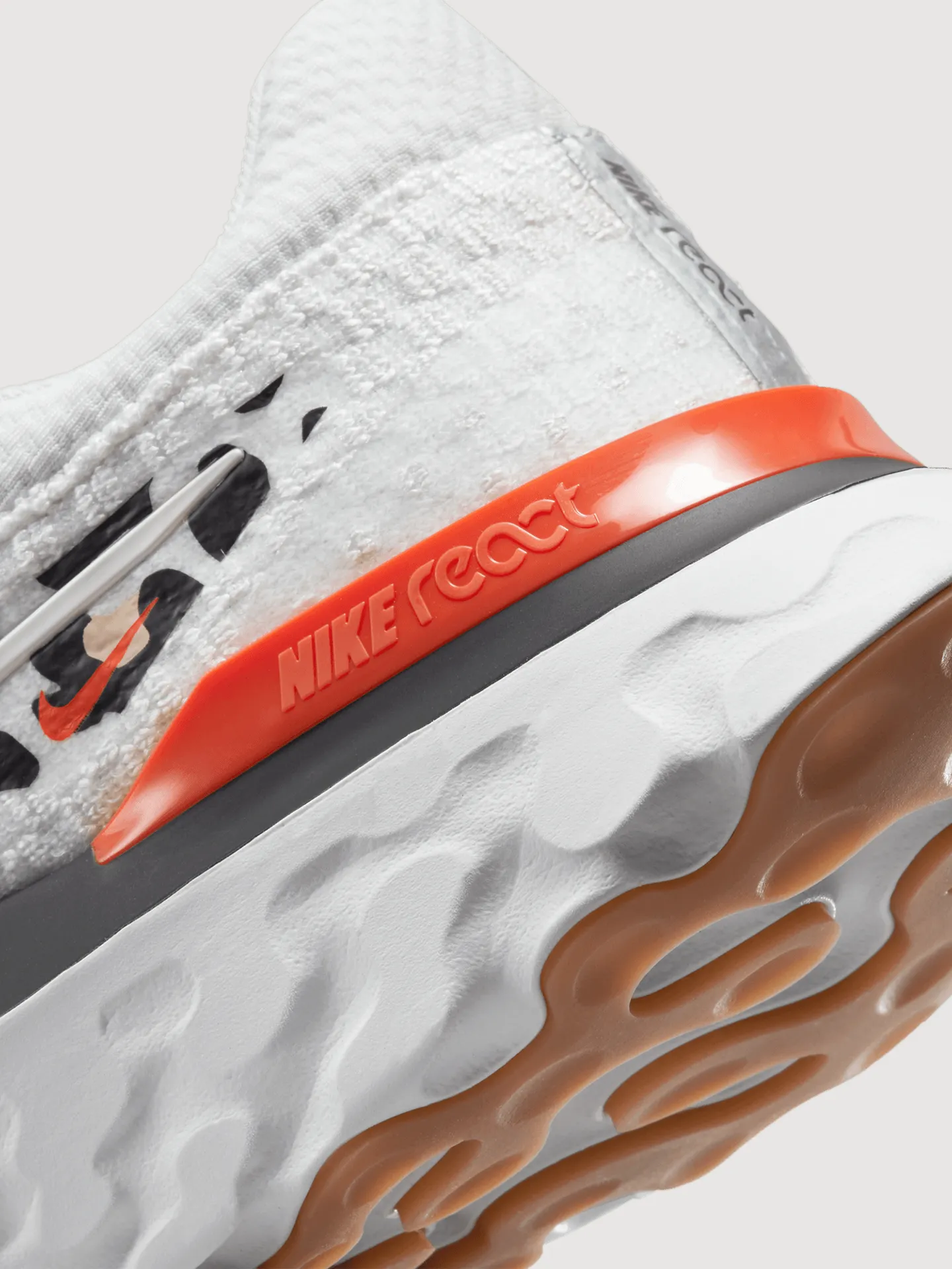 W NIKE REACT INFINITY RUN FK 3 - Platinum Tint/Mtlc Summit Wht sold by Carbon38 product image thumbnail 3