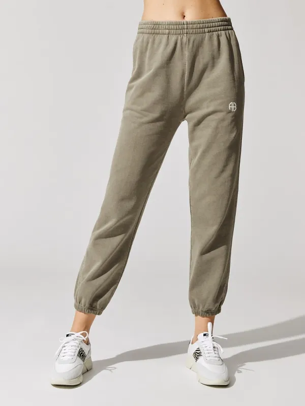 Evan Jogger - Olive made by Anine Bing