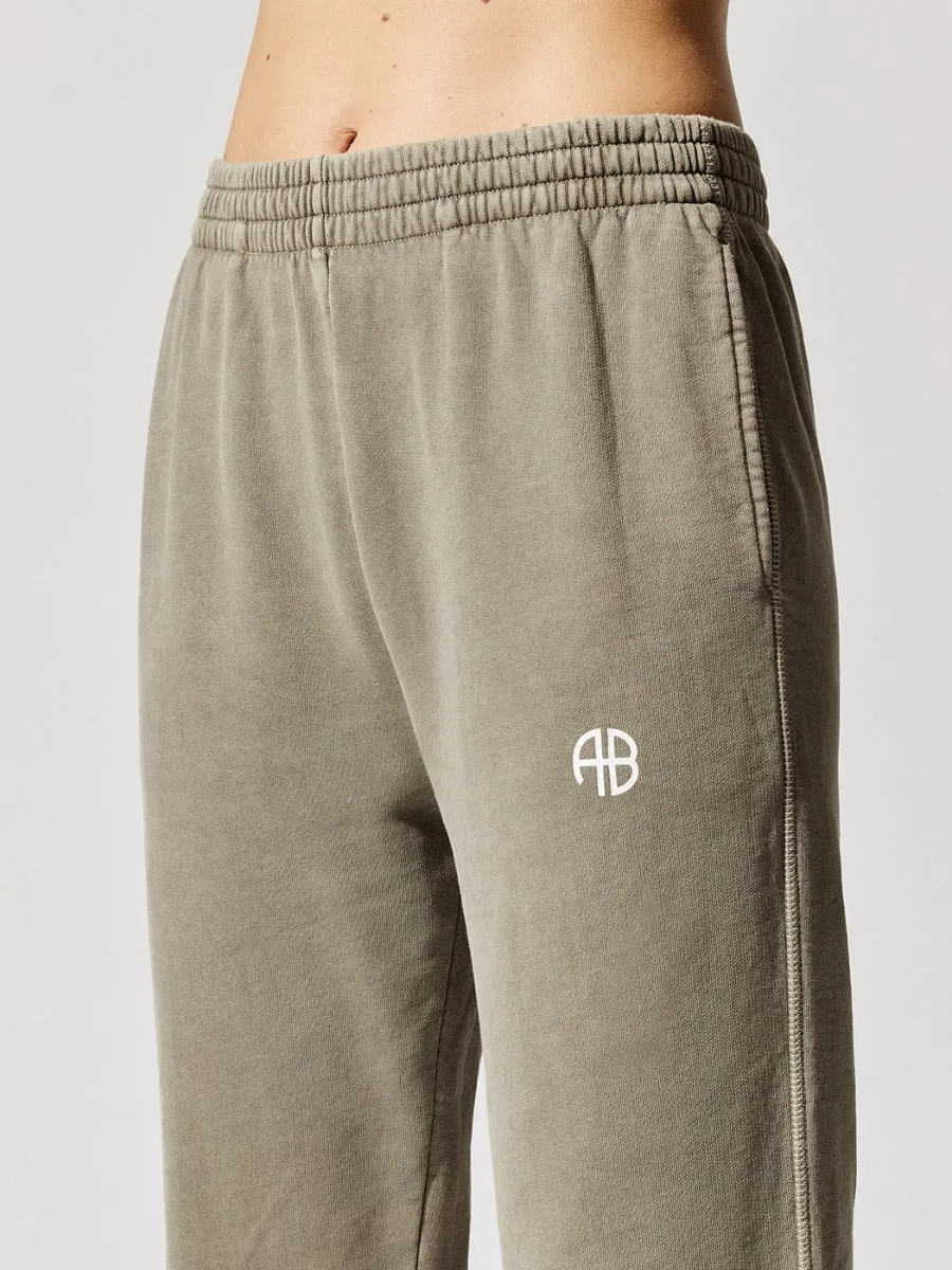 Evan Jogger - Olive sold by Carbon38 product image thumbnail 2