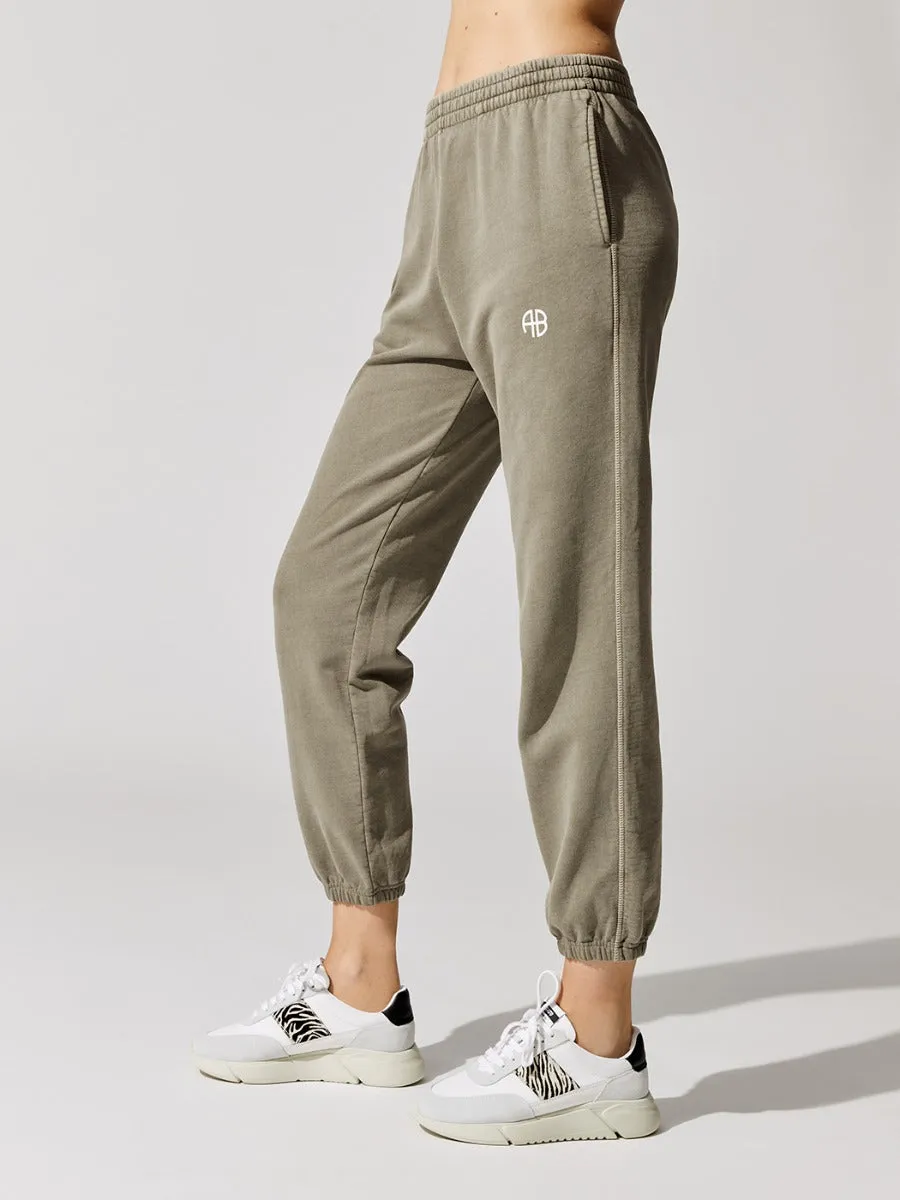 Evan Jogger - Olive sold by Carbon38 product image thumbnail 5