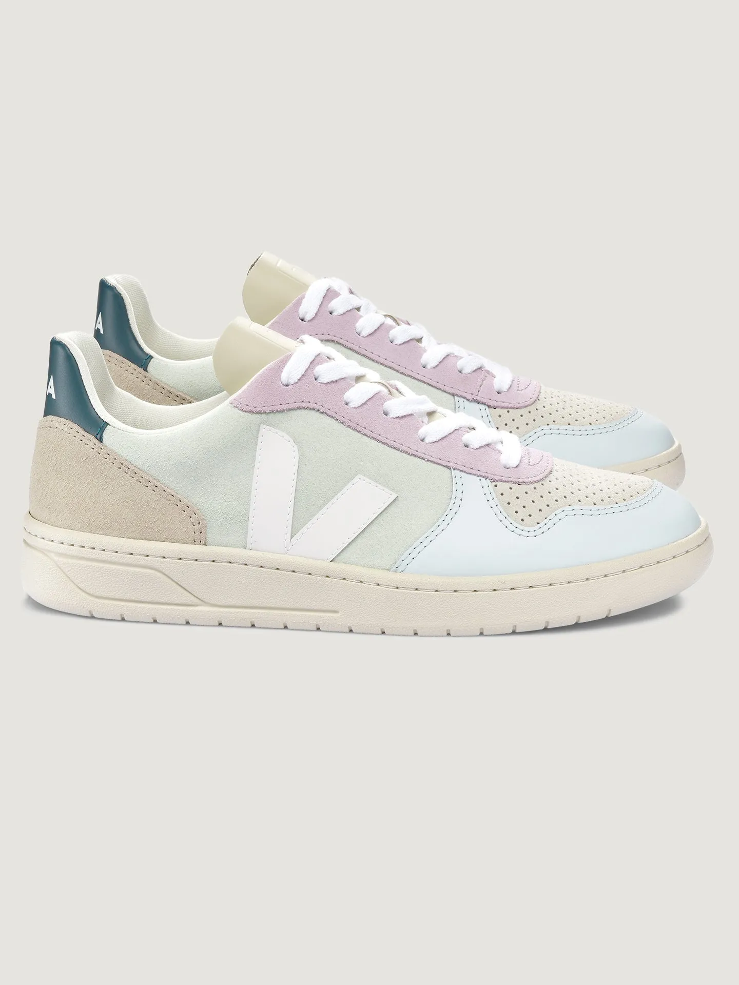 V10 - Jade White Multico sold by Carbon38