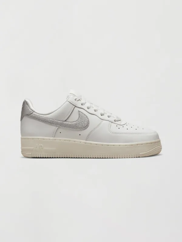 Nike Air Force 1 '07 - SUMMIT WHITE/METALLIC SILVER-SAIL-WHITE sold by Carbon38