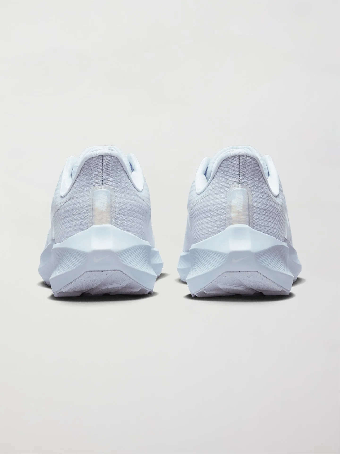 Wmns Nike Air Zoom Pegasus 39 - FOOTBALL GREY/MULTI-COLOR-WHITE sold by Carbon38 product image thumbnail 4