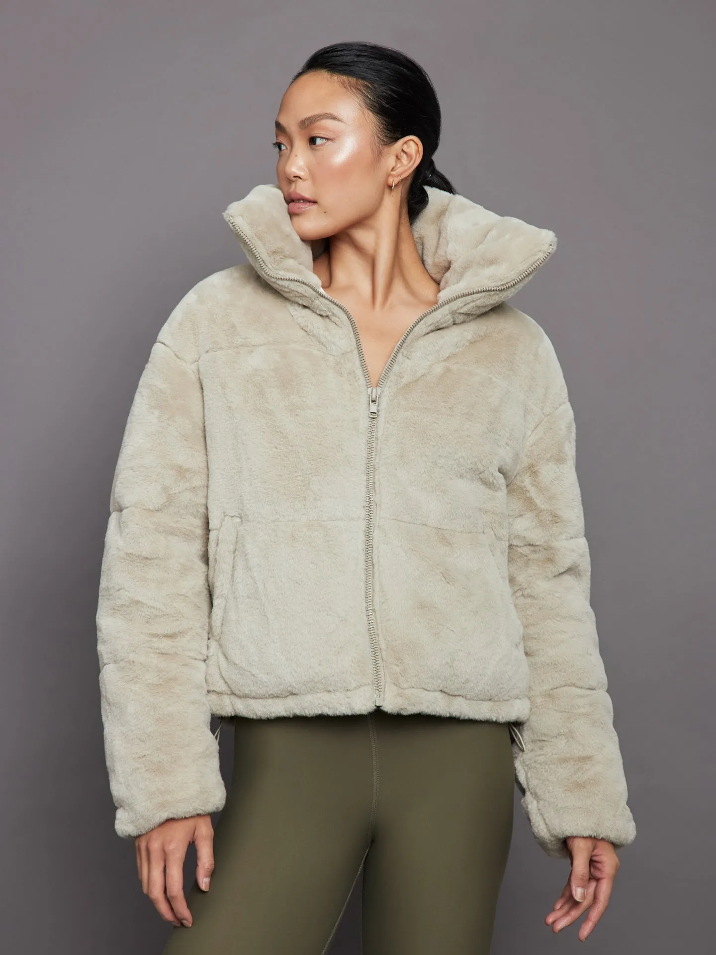 Billie - Oat sold by Carbon38