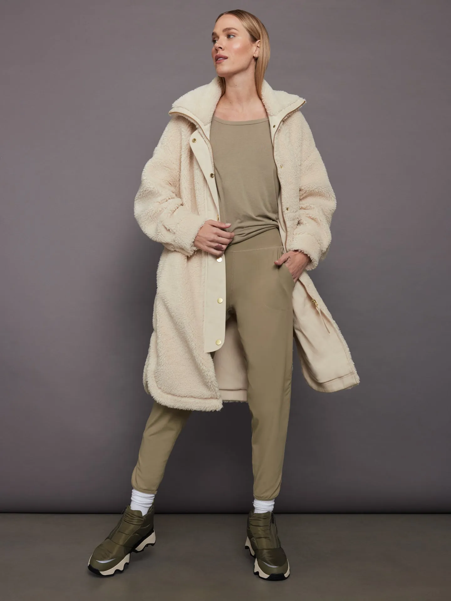 Jogger in Melt - Silversage sold by Carbon38 product image thumbnail 5