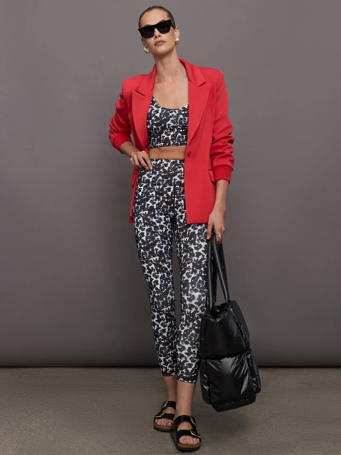 Form High Pocket Legging 25" - Ink Block Floral sold by Carbon38 product image thumbnail 2