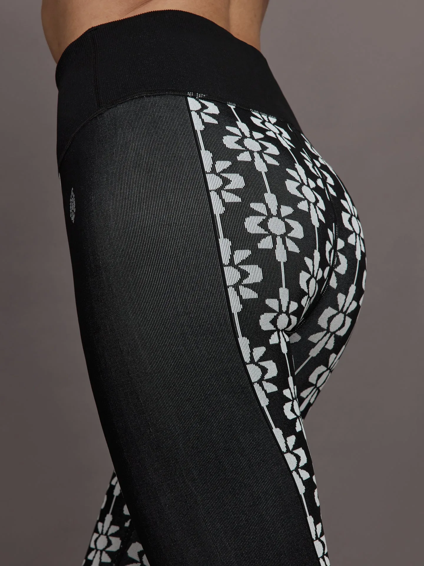 Myoko Jacquard Base Layer Legging - Onyx sold by Carbon38 product image thumbnail 2