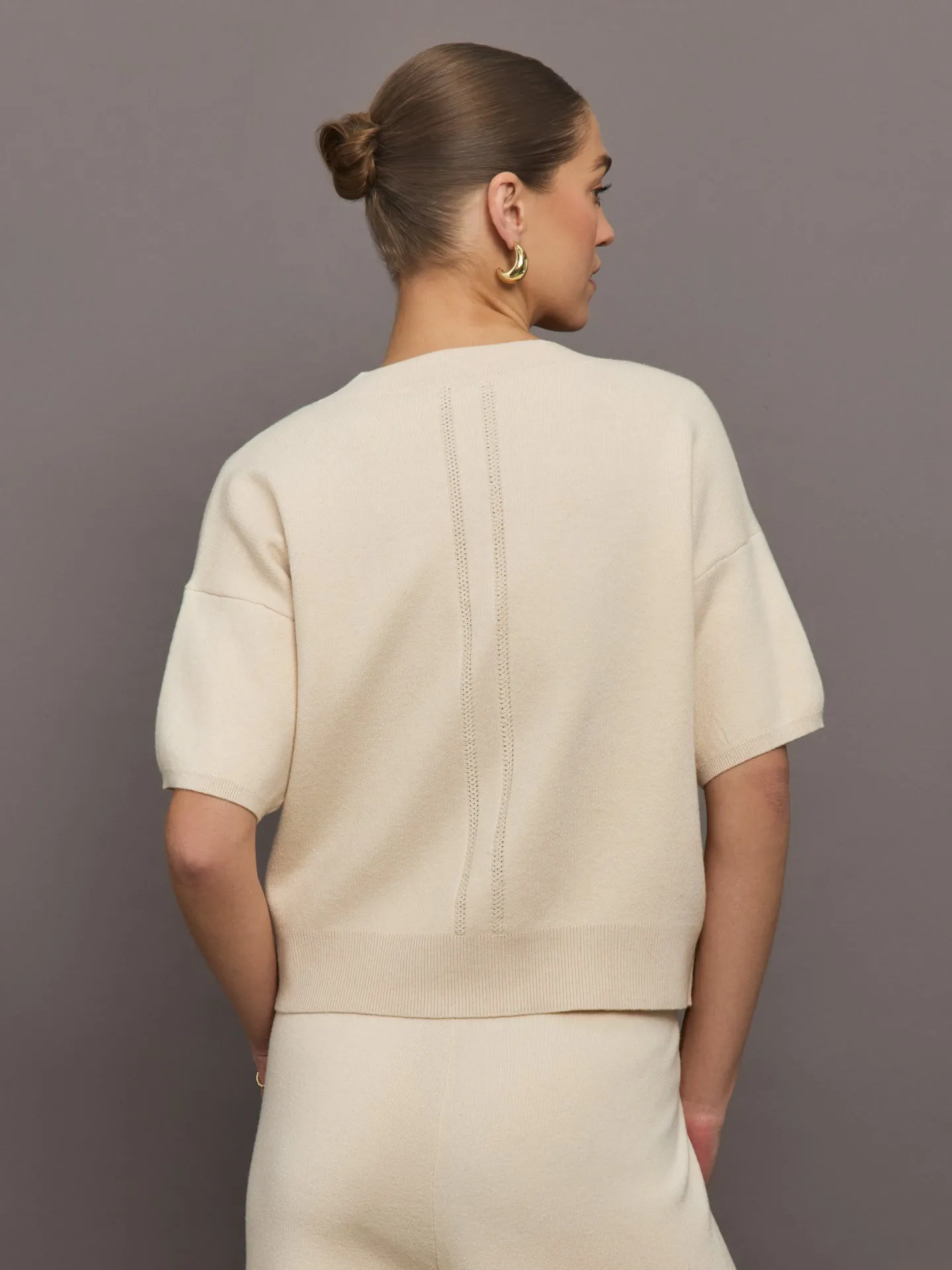 Isla Short Sleeve V-neck Pullover - Sand Dollar sold by Carbon38 product image thumbnail 4