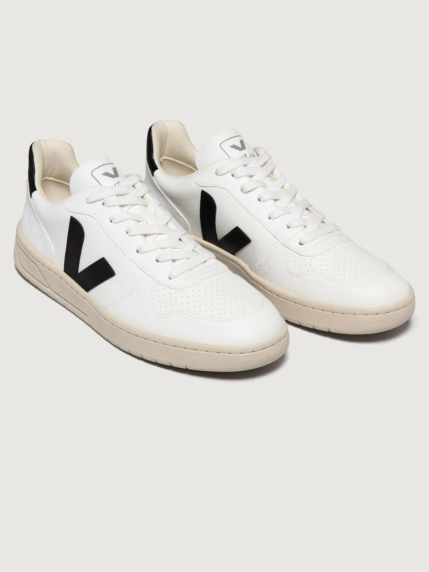 V-10 - Extra-White Black sold by Carbon38 product image thumbnail 3