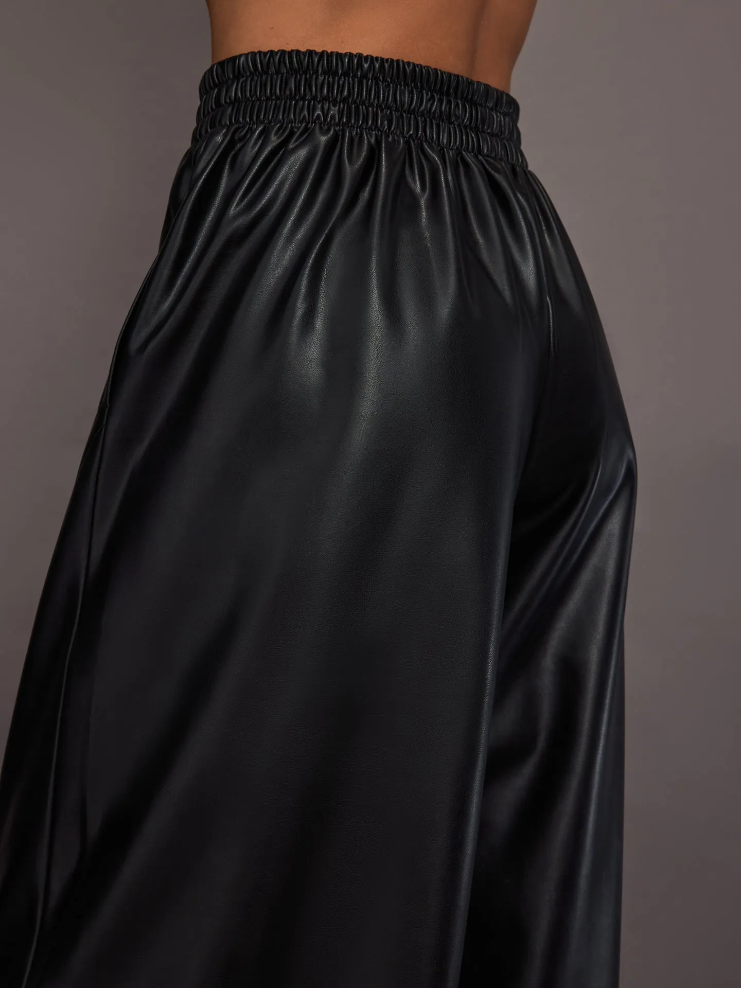 Boyfriend Elephant Sweatpant - Black sold by Carbon38 product image thumbnail 5