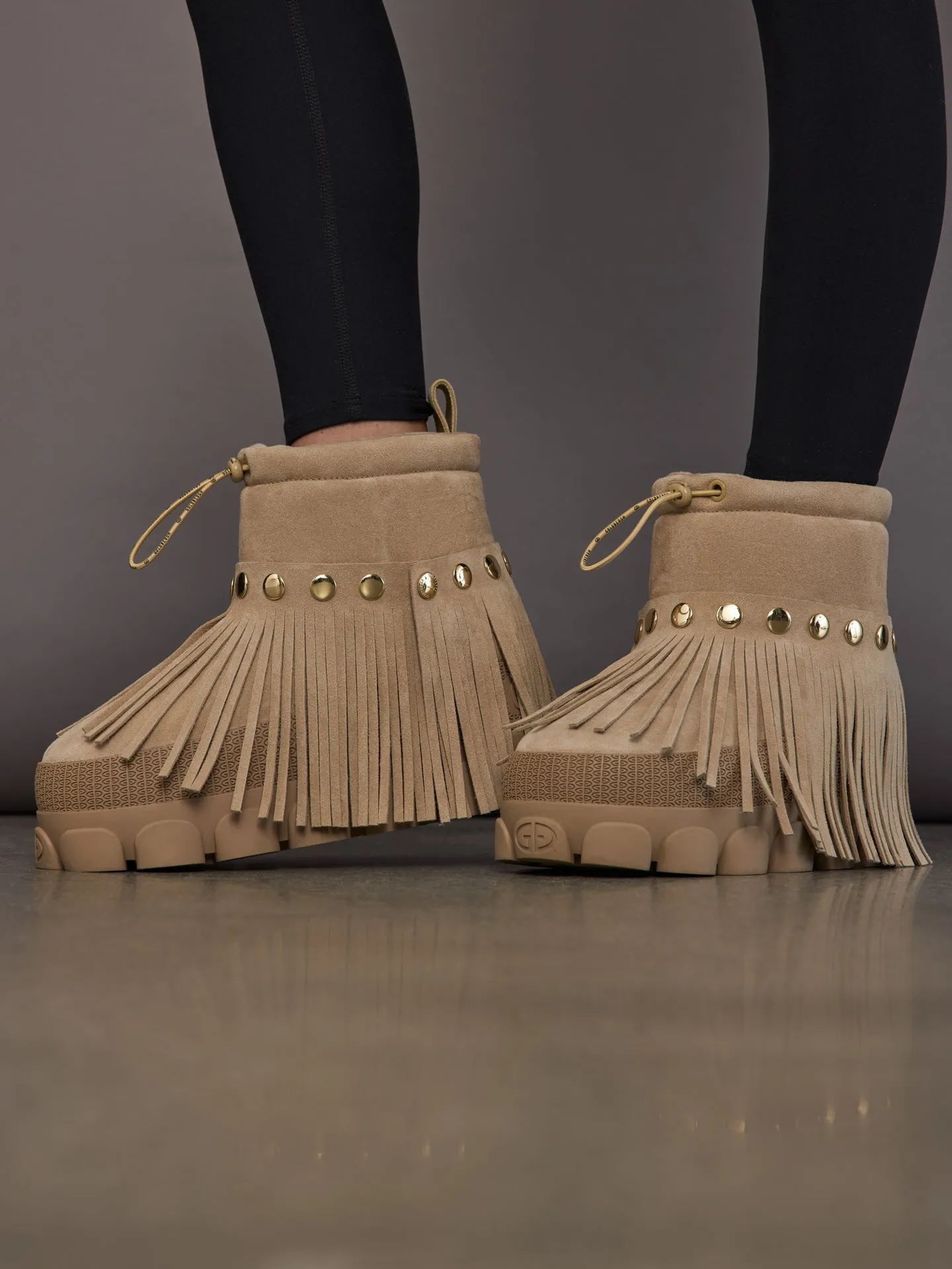 Vergara Snowboot Low - Caramello sold by Carbon38