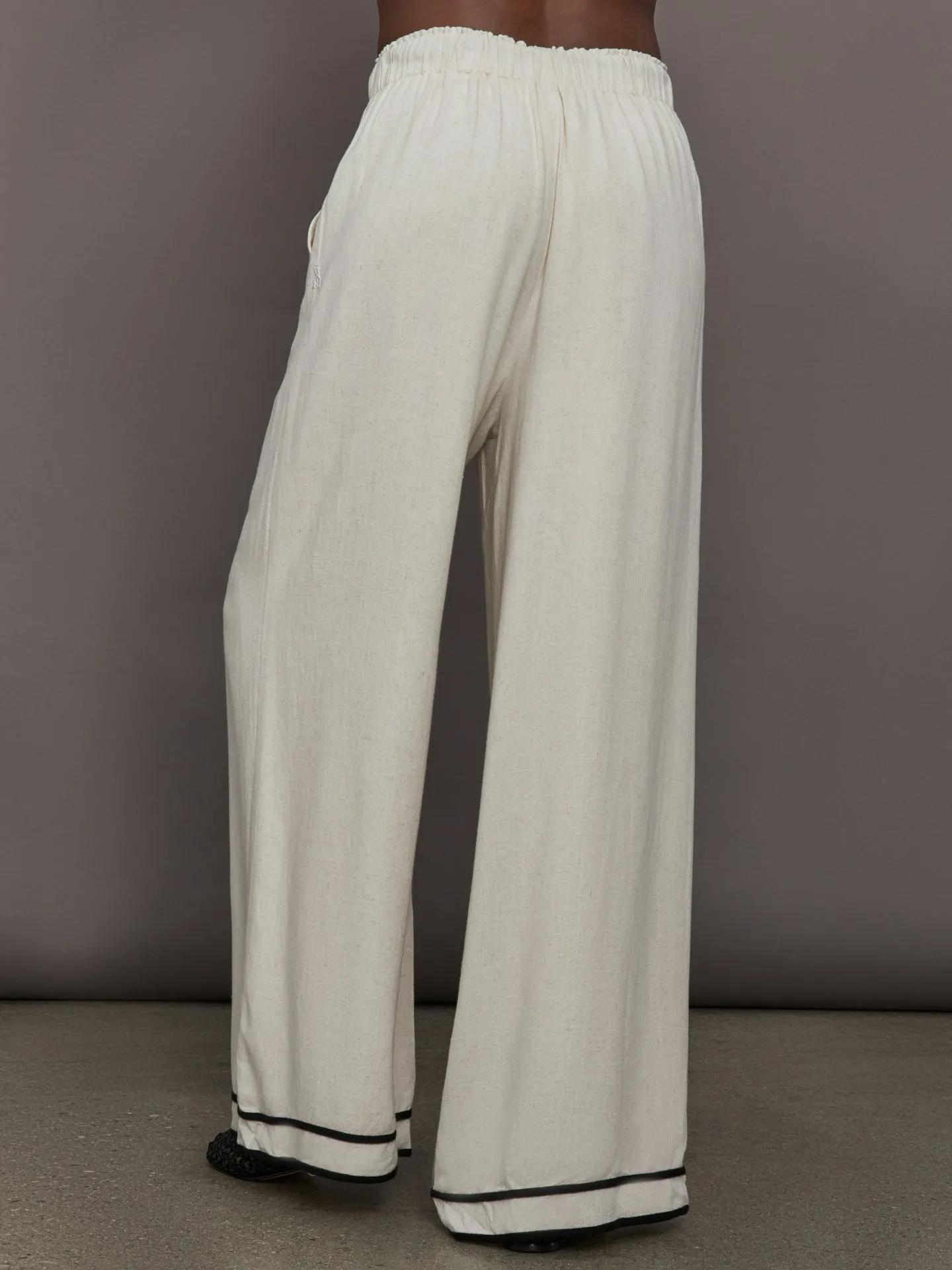 The Noa Pant - Shore sold by Carbon38 product image thumbnail 4