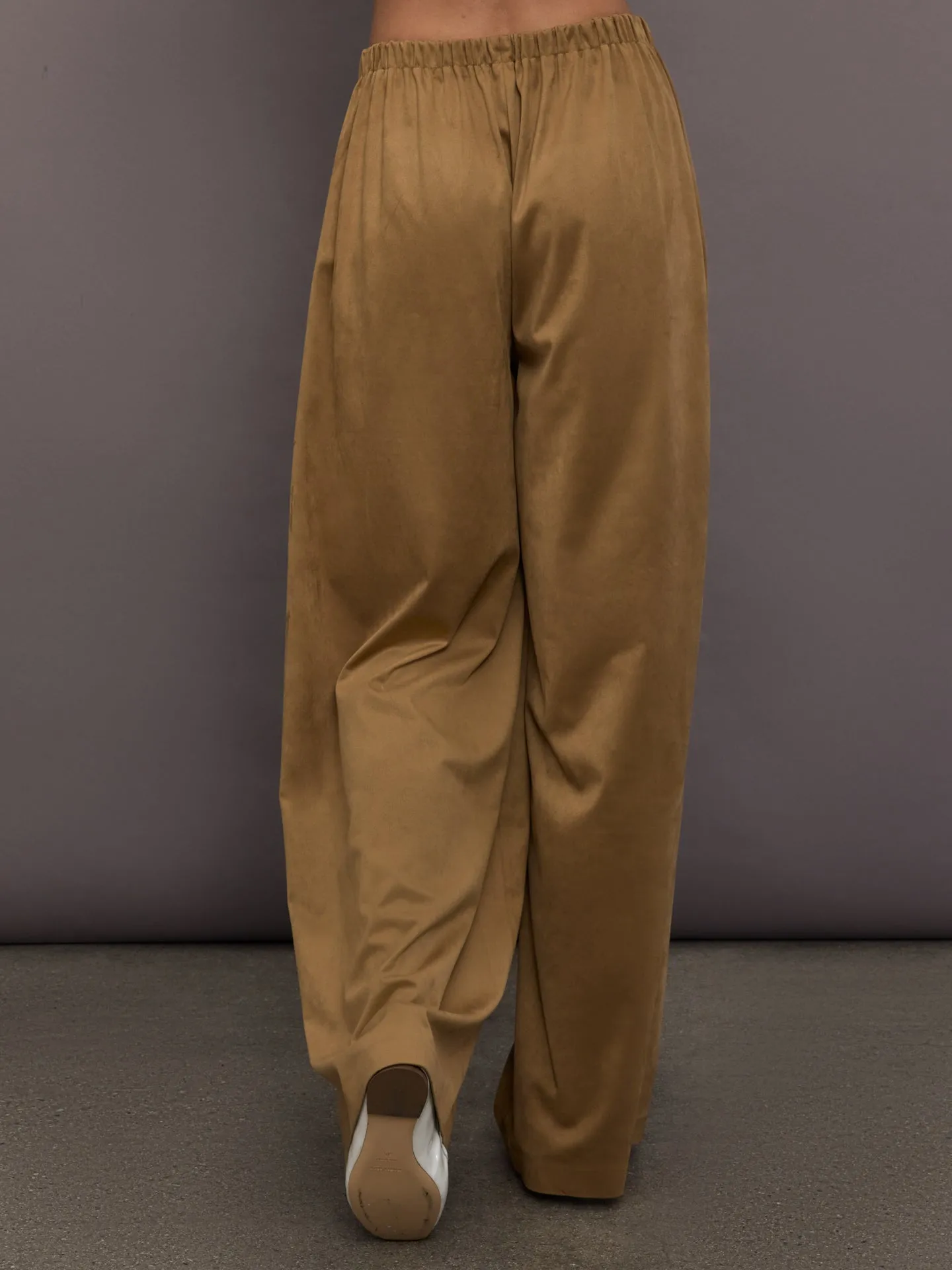 Pleat Pant - Camel sold by Carbon38 product image thumbnail 4