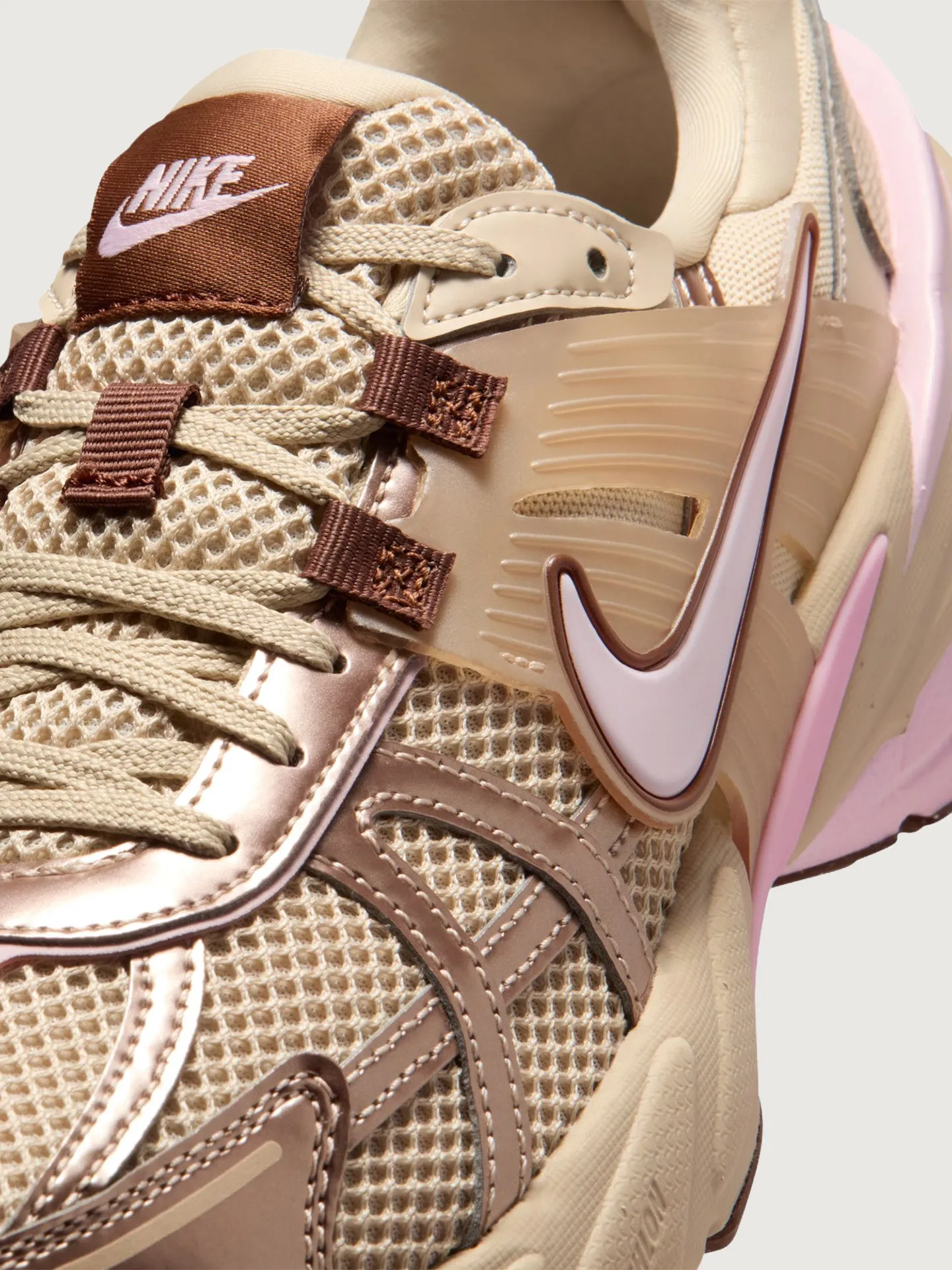 Nike V2k Run - Sanddrift/Pink Foam sold by Carbon38 product image thumbnail 2