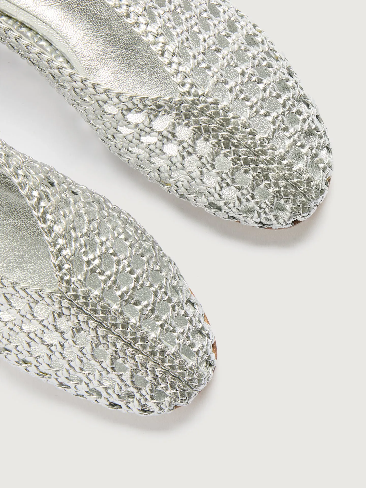 Riley - Silver Woven Calf sold by Carbon38 product image thumbnail 3