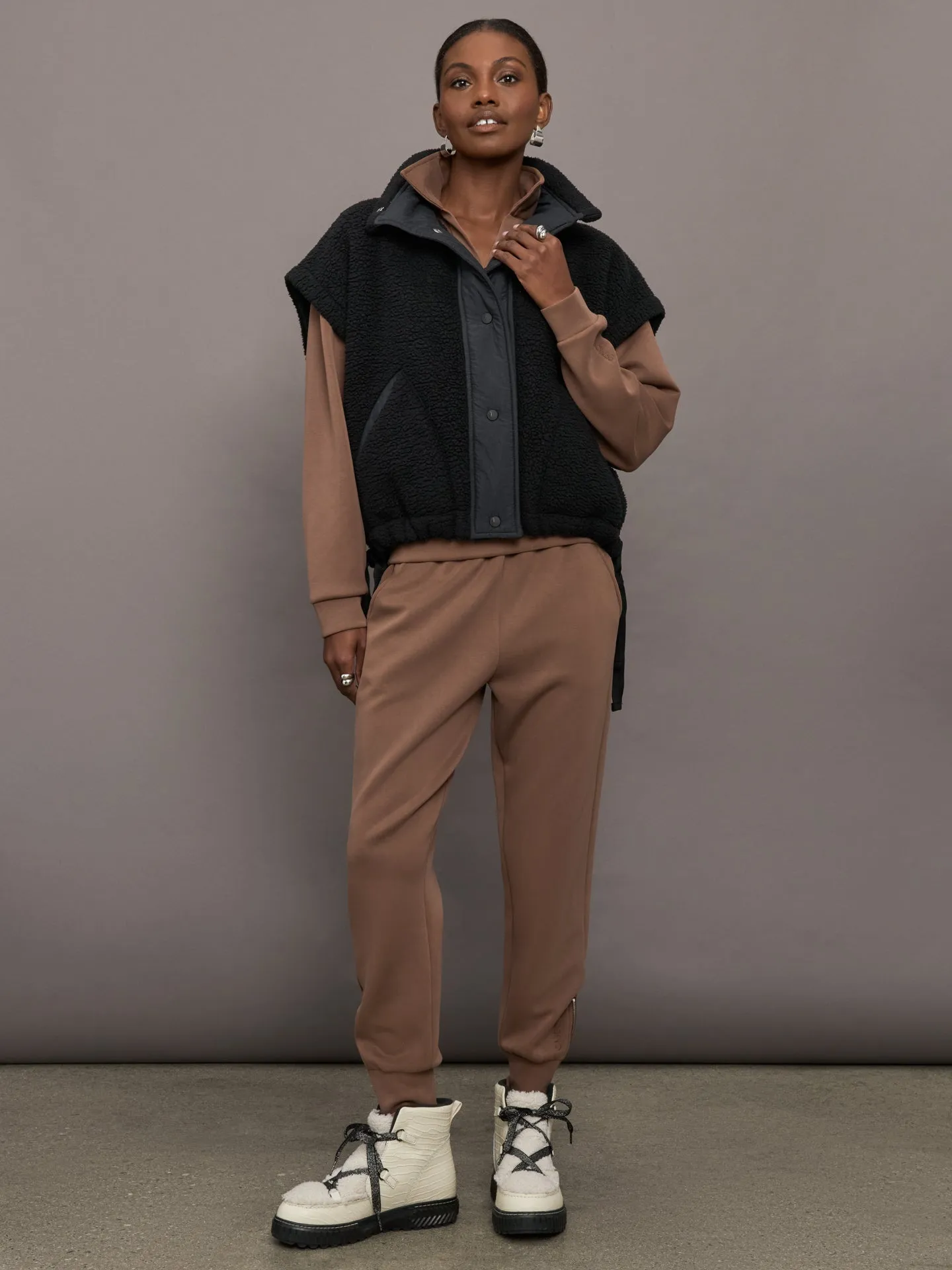 Scout it Out Fleece Vest - Black sold by Carbon38 product image thumbnail 2