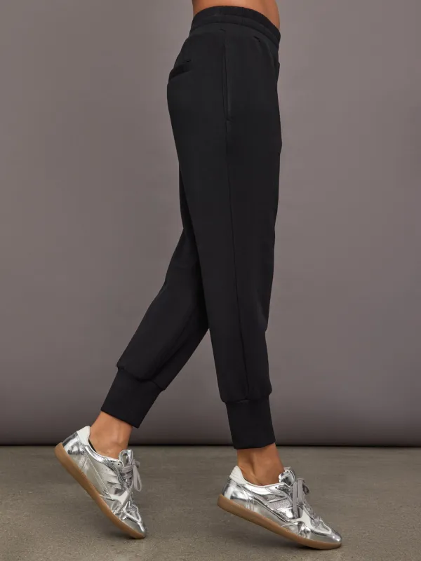 The Slim Cuff Pant 25” - Black made by Varley