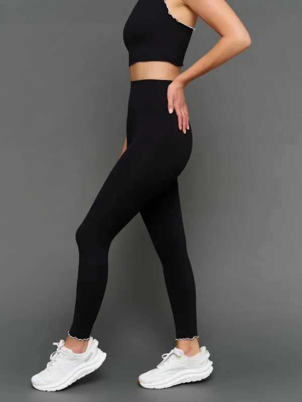 Contrast Scallop Edge Legging in Melt - Black/White made by Carbon38