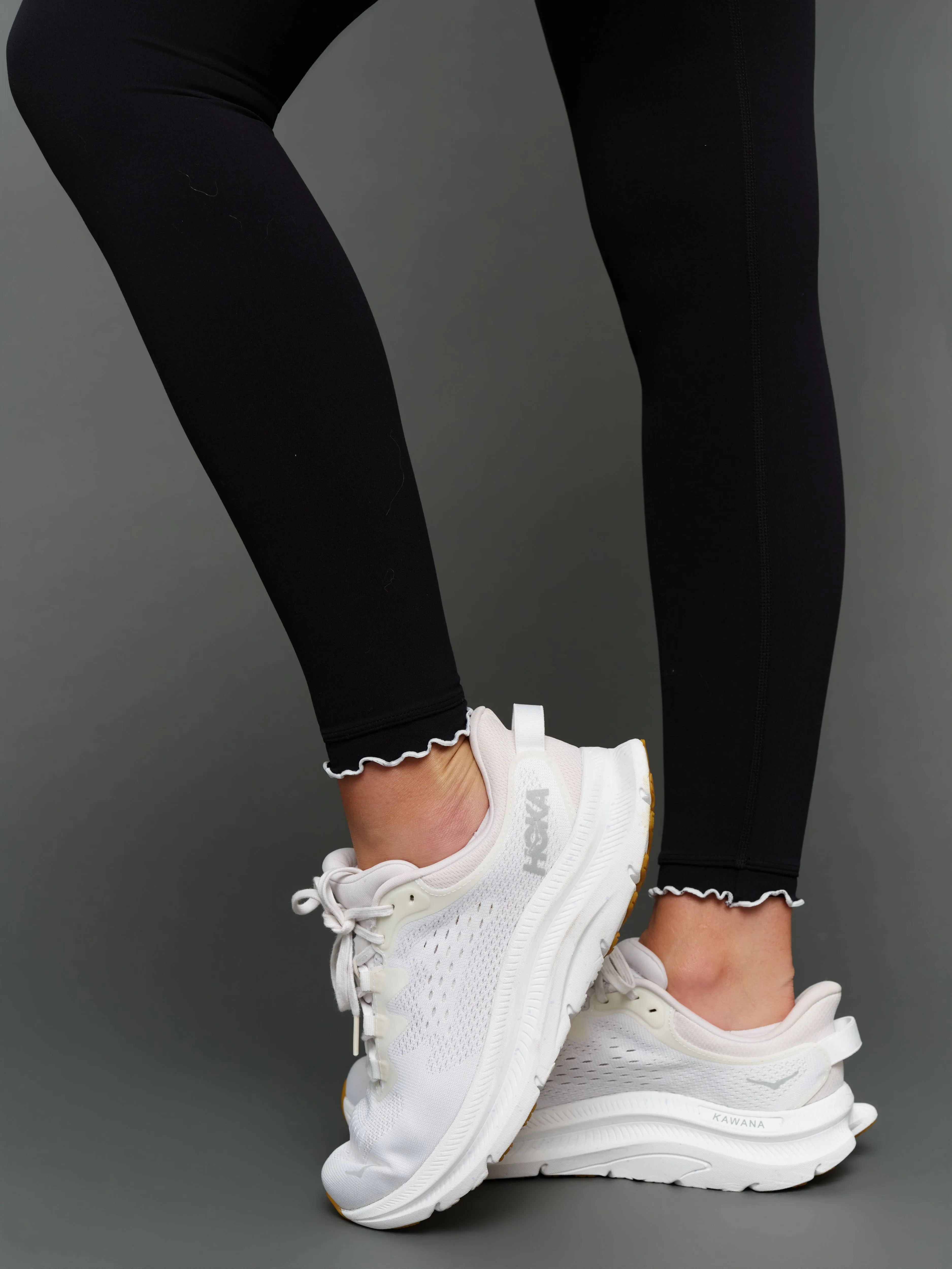 Contrast Scallop Edge Legging in Melt - Black/White sold by Carbon38 product image thumbnail 4