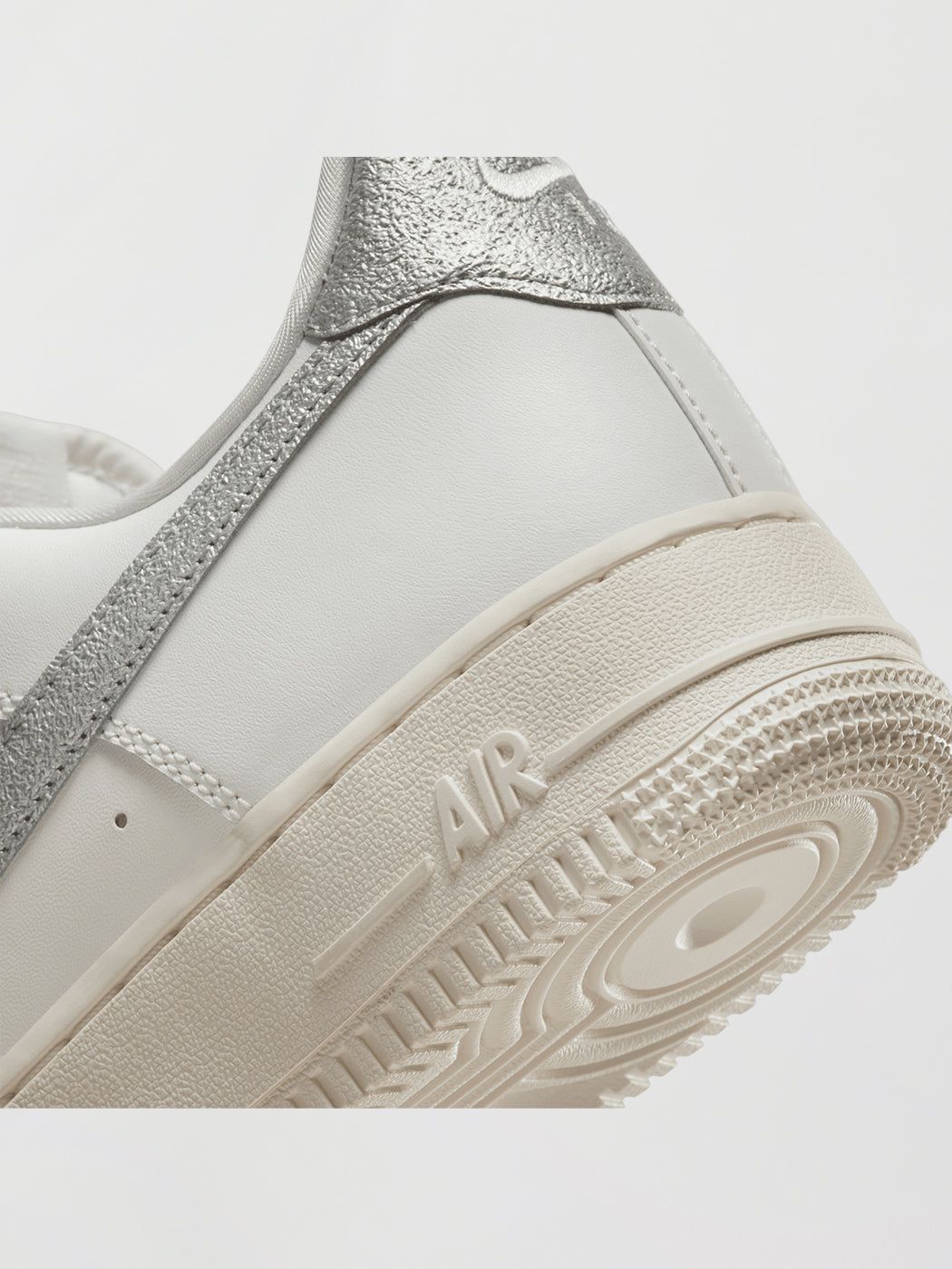 Nike Air Force 1 '07 - SUMMIT WHITE/METALLIC SILVER-SAIL-WHITE sold by Carbon38 product image thumbnail 3