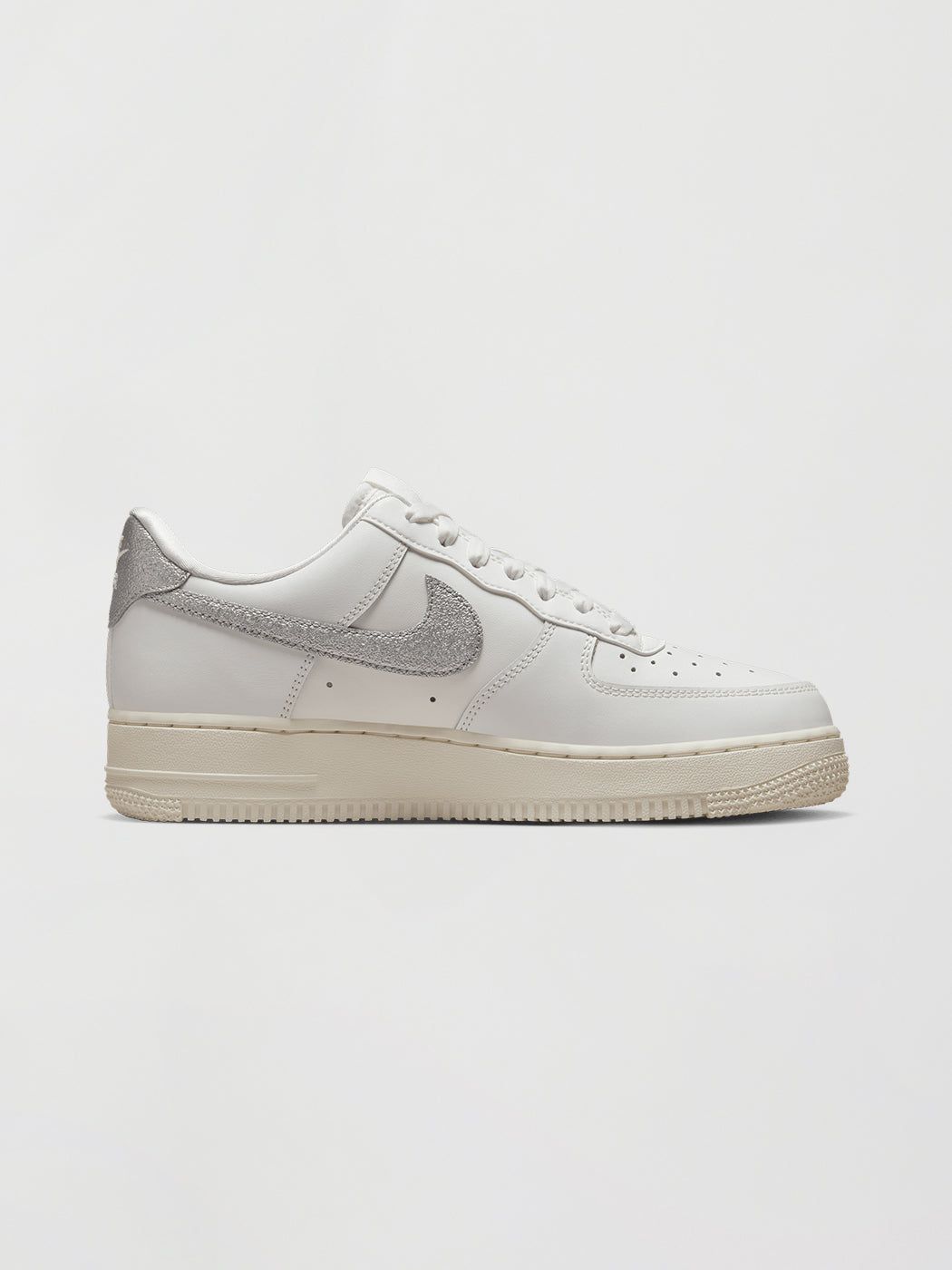 Nike Air Force 1 '07 - SUMMIT WHITE/METALLIC SILVER-SAIL-WHITE sold by Carbon38 product image thumbnail 4